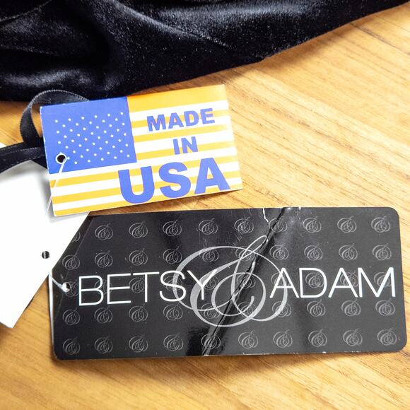 Betsy and Adam Velvet Gown Black Size 2 Artful Statement Elegant - Picture 10 of 10